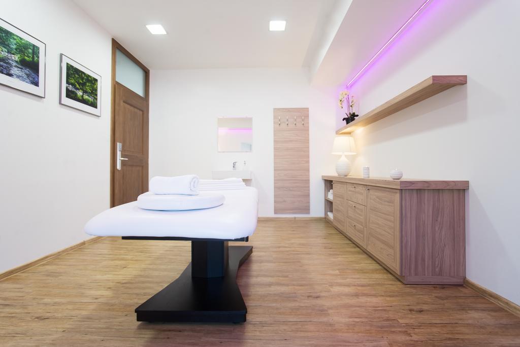 Hotel Zamek Valec Vladislav ภายนอก รูปภาพ