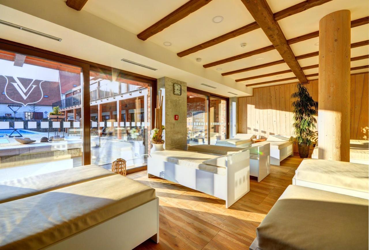 Hotel Zamek Valec Vladislav ภายนอก รูปภาพ