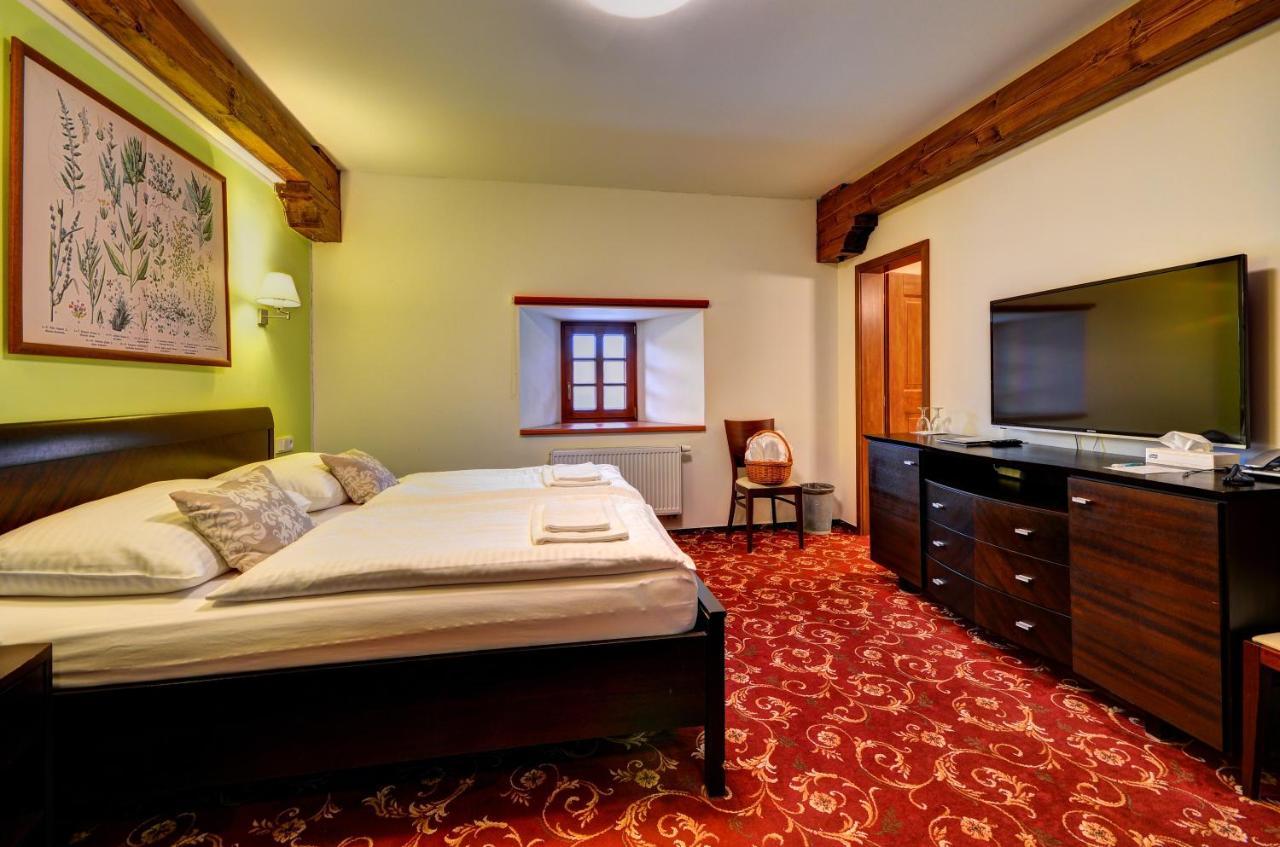 Hotel Zamek Valec Vladislav ภายนอก รูปภาพ
