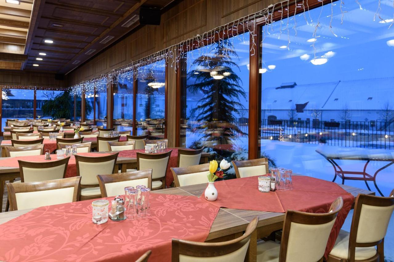 Hotel Zamek Valec Vladislav ภายนอก รูปภาพ